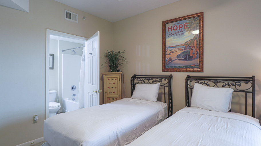 Bedroom 3, Legacy I 902, Harrison
