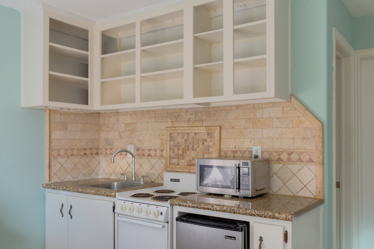 Others 4, Beachside Studio With Mini Kitchen - Sleeps 2, Duval