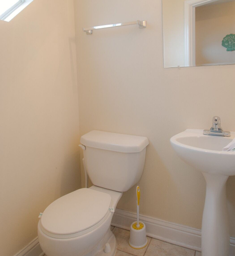 Bathroom 3, Oak Shores 103, Harrison