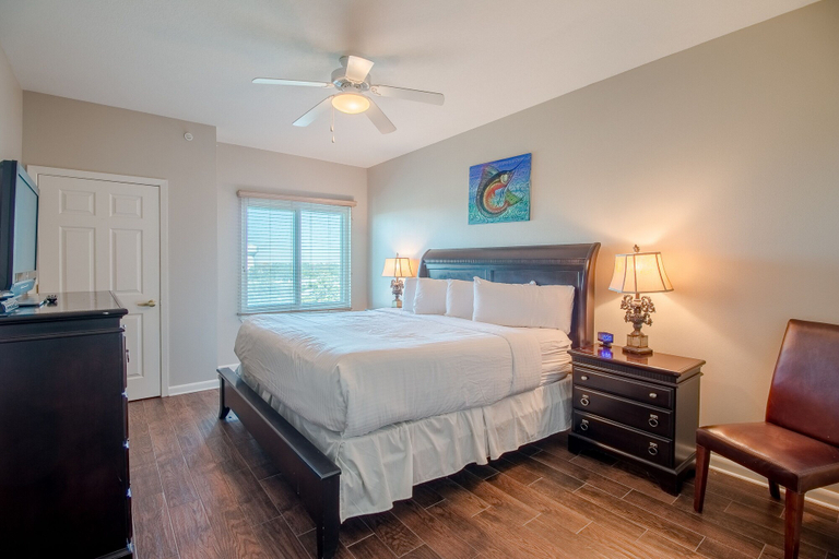 Bedroom 4, Legacy I 808, Harrison