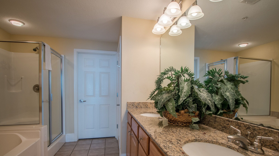 Bathroom 3, Legacy II 905, Harrison
