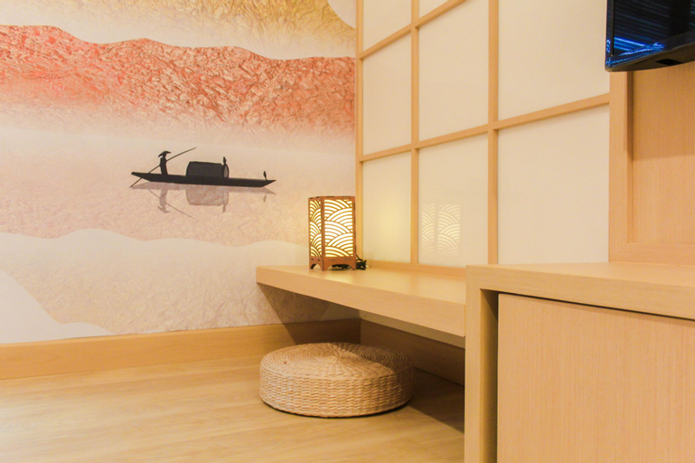 Japanese Cozy Style Studio at Bintaro Embarcadero Apartment By Travelio, South Tangerang