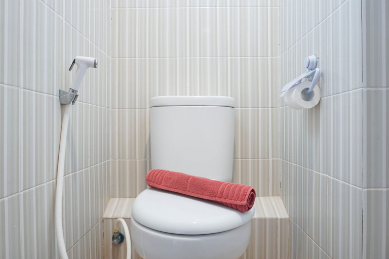Bathroom 5, Luxury 2BR at Cinere Resort Apartment By Travelio, Depok
