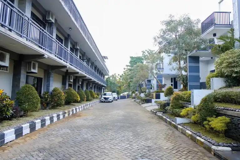 Exterior & Views 2, Greenhill Hotel & Convention Center (temporarily closed), Jember