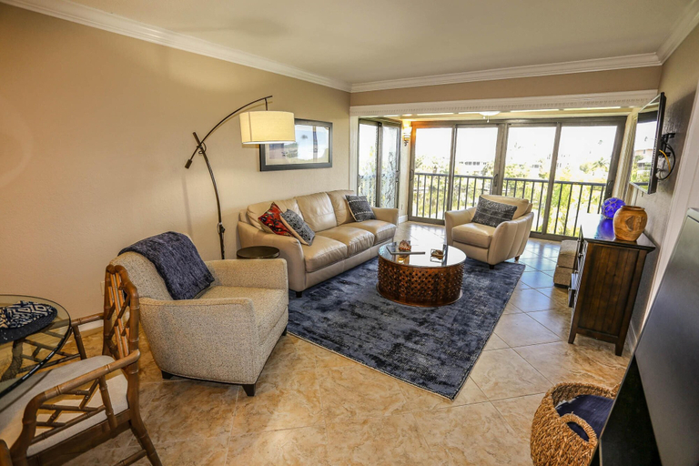 Public Area 2, Bay Village by Distinctive Beach Rentals, Lee