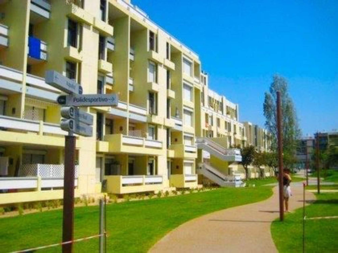 One bedroom appartement at Troia 200 m away from the beach with enclosed garden, Grândola