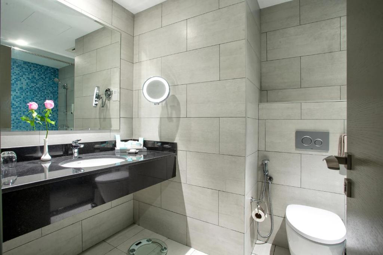 Bathroom 4, City Avenue Al Reqqa Hotel, Dubai