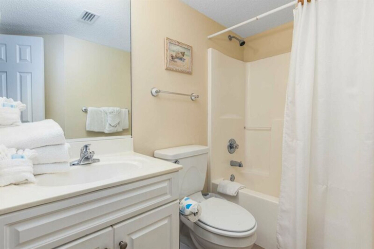 Bathroom 5, Bluewater Apartments III, Baldwin