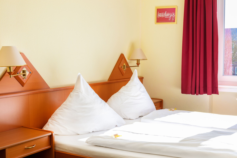 Bedroom 3, Hotel Bethanien, Wittmund