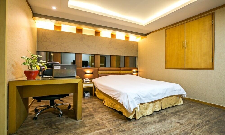 Bedroom 3, Fiore Tourist Hotel, Gumi