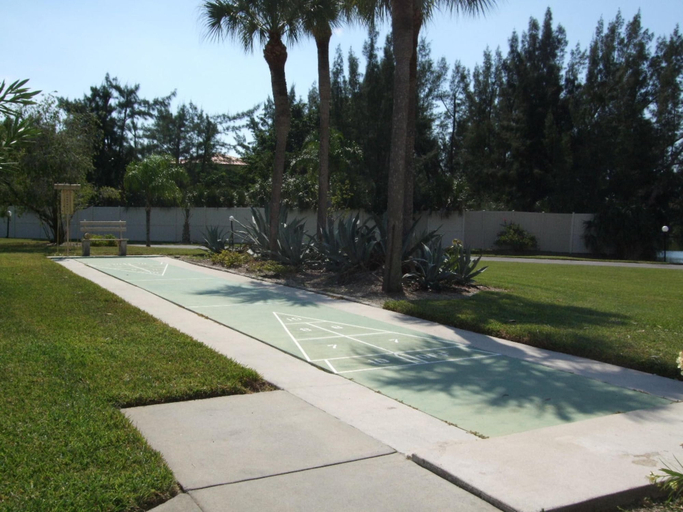 Sport & Beauty, Bay Village by Distinctive Beach Rentals, Lee