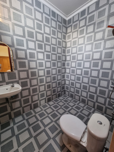 Bathroom 5, Villa Kota Bunga AA3-9 with Swimming and Jacuzzi Pool Puncak by Nimmala, Bogor