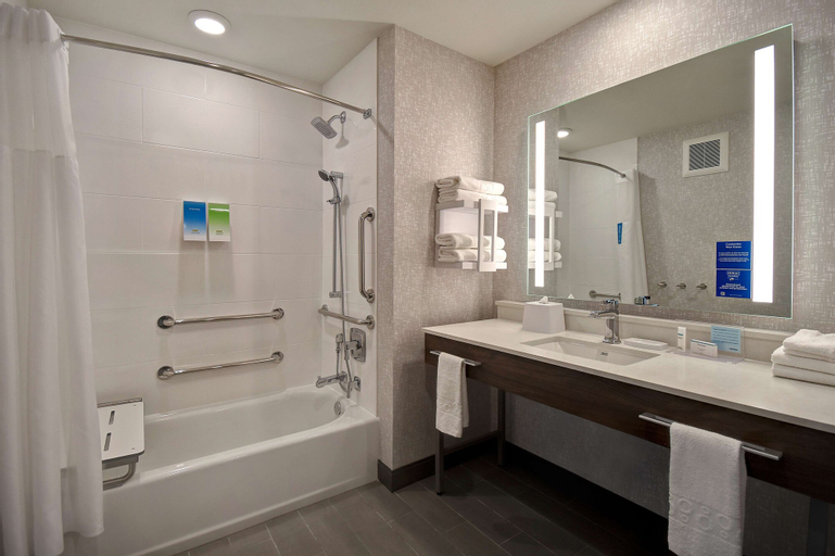 Bathroom 27