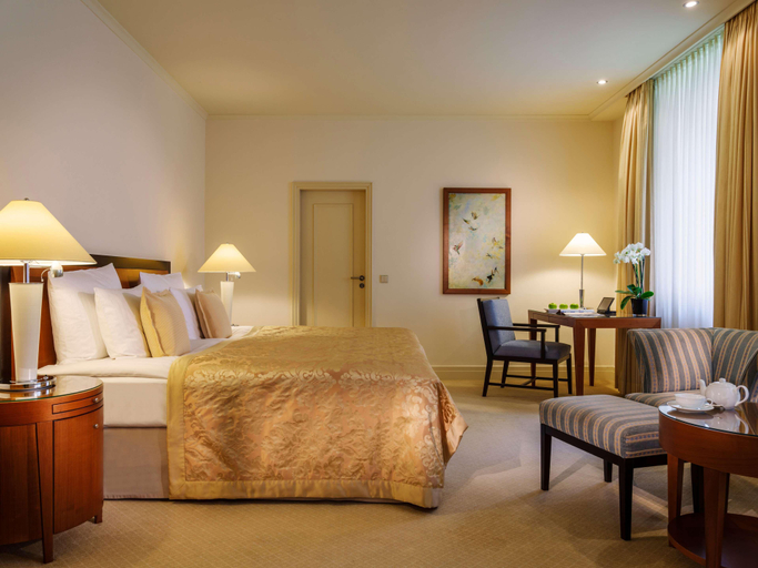 Bedroom 2, Nassauer Hof, Wiesbaden