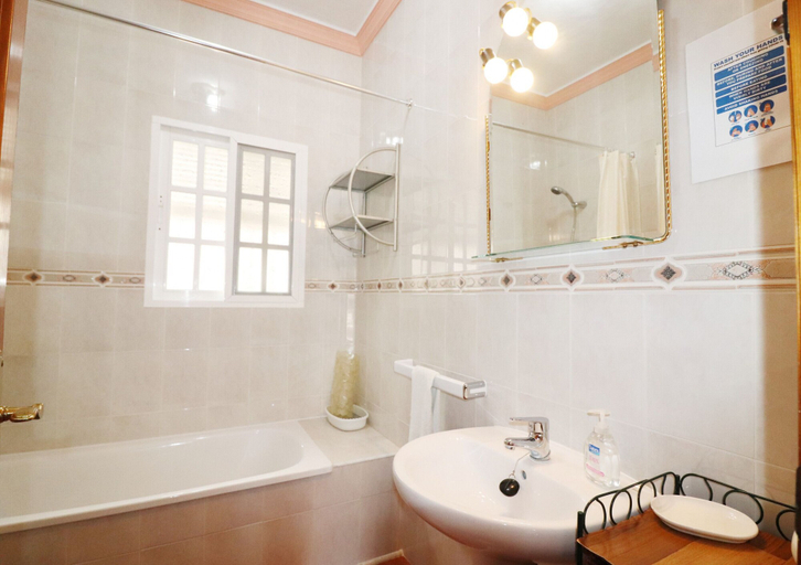 Bathroom 4, 1037 Villa Alabarce, Málaga