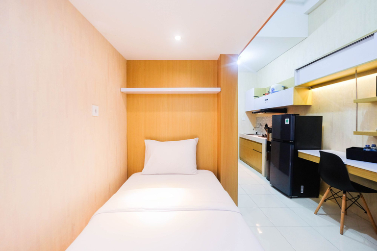 Fully Furnished Studio with Comfortable Design Dave Apartment By Travelio, Depok