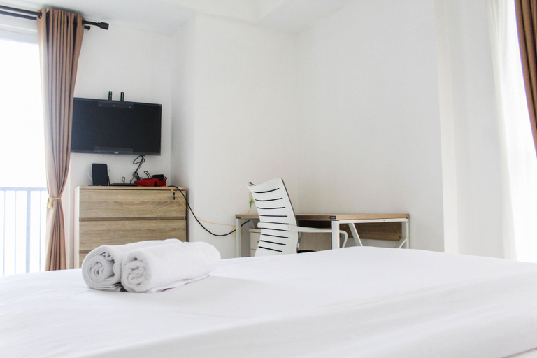 Bedroom 2, New and Luxury Studio at Casa De Parco Apartment By Travelio, Tangerang