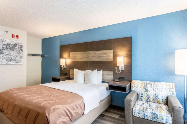 Bedroom 24