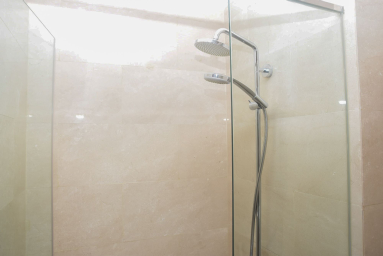 Public Area, Cozy Studio at Menteng Park Apartment By Travelio, Central Jakarta