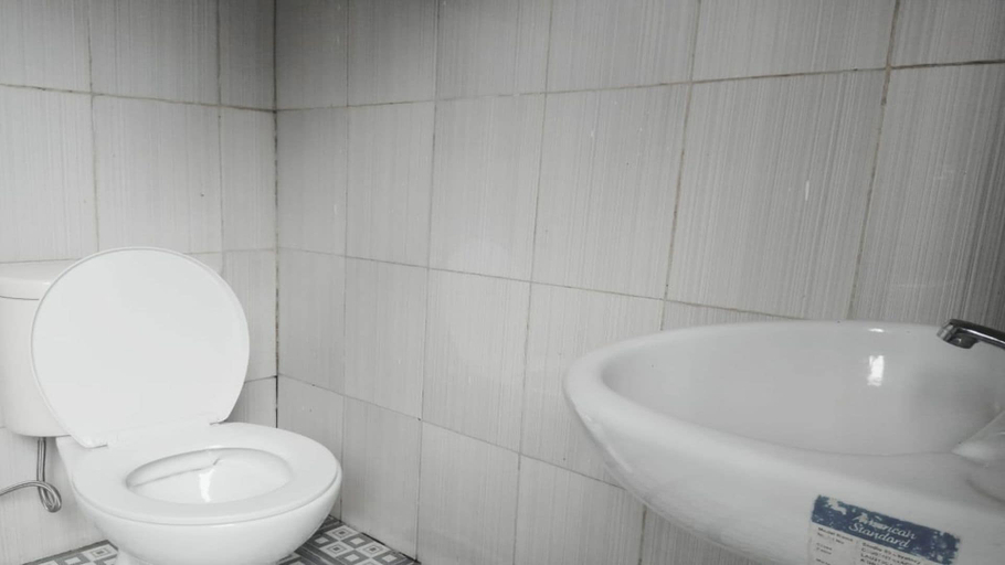 Bathroom 5, Wisma Atlet Sentul City, Bogor