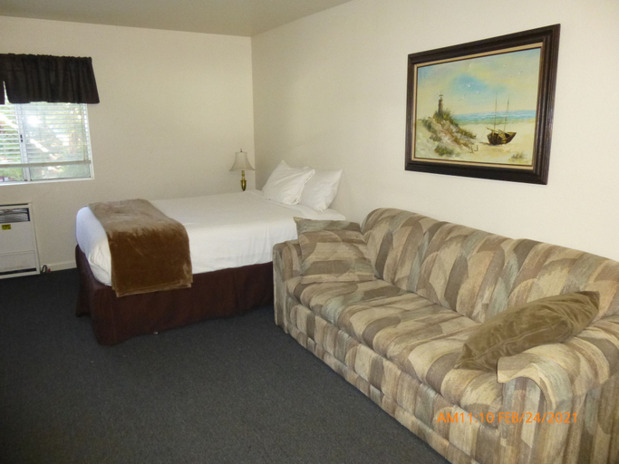 Bedroom 4, Long Barn Lodge, Tuolumne