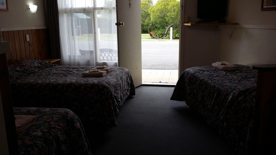 Public Area 2, Terang Motor Inn, Corangamite - North