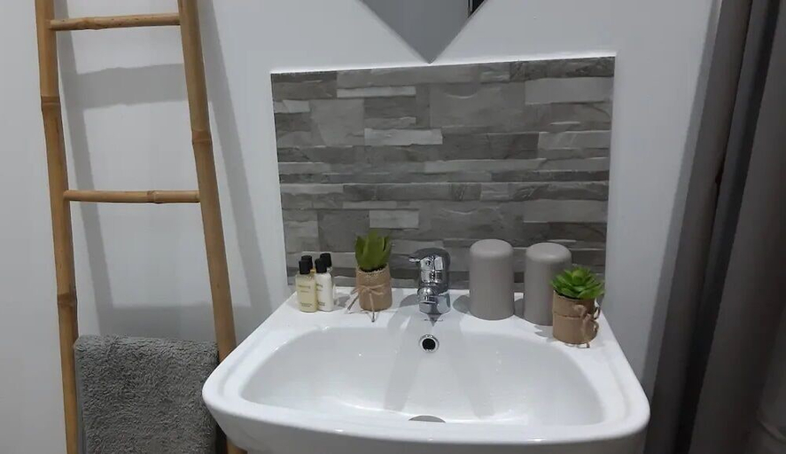 Bathroom 4, Bungalow Harmony, Baie-Mahault