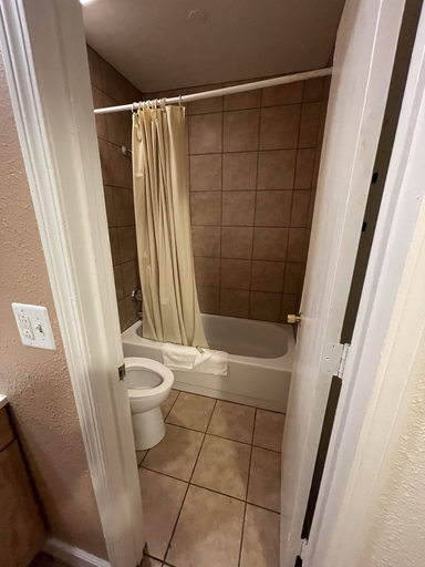 Bathroom 3, The Inn, Pottawattamie