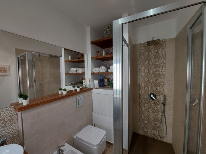 Bathroom 5, Casa Dei Normanni RUGGERO, Palermo