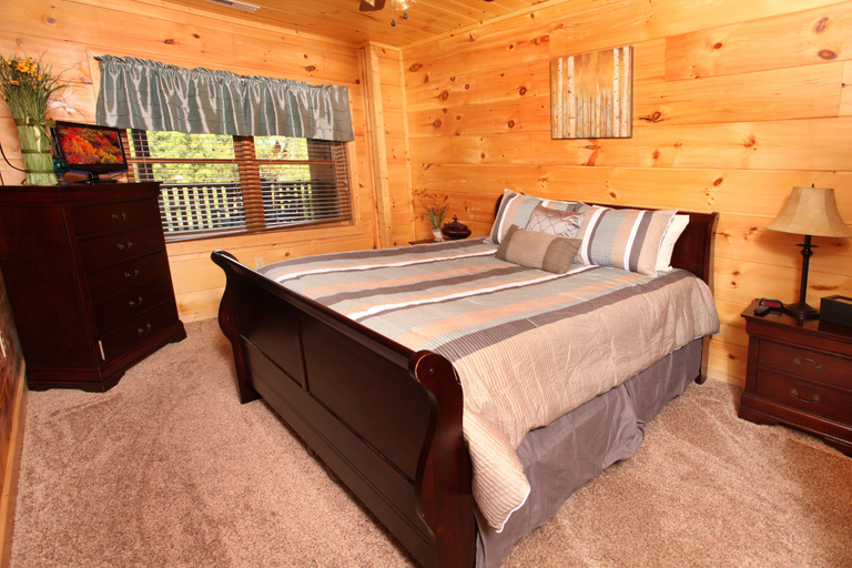 Bedroom 2, Off The Clock - Four Bedroom Cabin, Sevier
