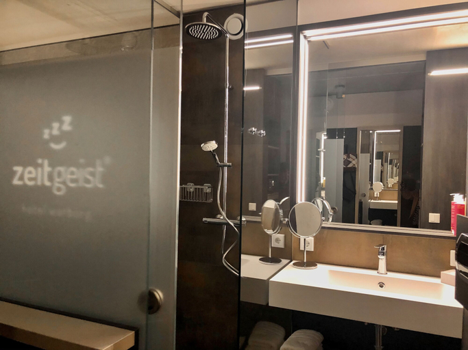 Bathroom 4, Hotel Zeitgeist, Höxter
