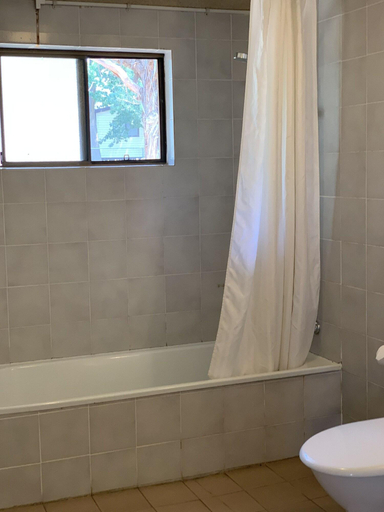 Bathroom 3, Hamilton Hume Motor Inn, Yass Valley