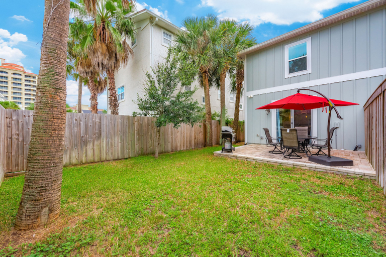 Exterior & Views 2, Sun-splashed Luxe Townhome - Walk to the Sand, Duval