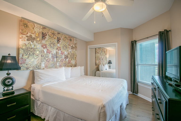 Bedroom 3, Legacy I 704, Harrison