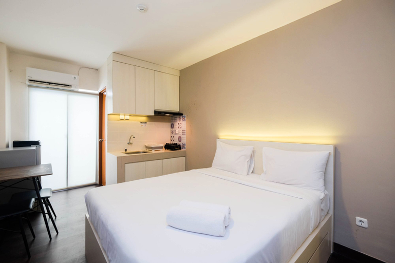 Bedroom 1, Cozy Living Studio Room at Cinere Resort Apartment By Travelio, Depok