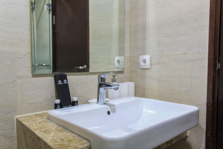 Bedroom 4, Nice and Fancy Studio Room at Menteng Park Apartment By Travelio, Central Jakarta