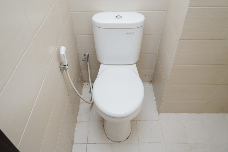 Bathroom 5, Nice and Artistic 1BR at Saveria Apartment By Travelio, Tangerang