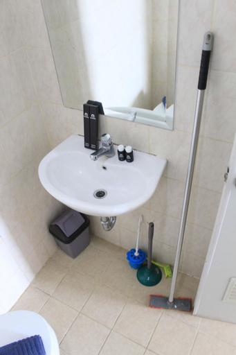 Bedroom 5, Comfy 2BR Apartment at Park View Condominium By Travelio, Depok