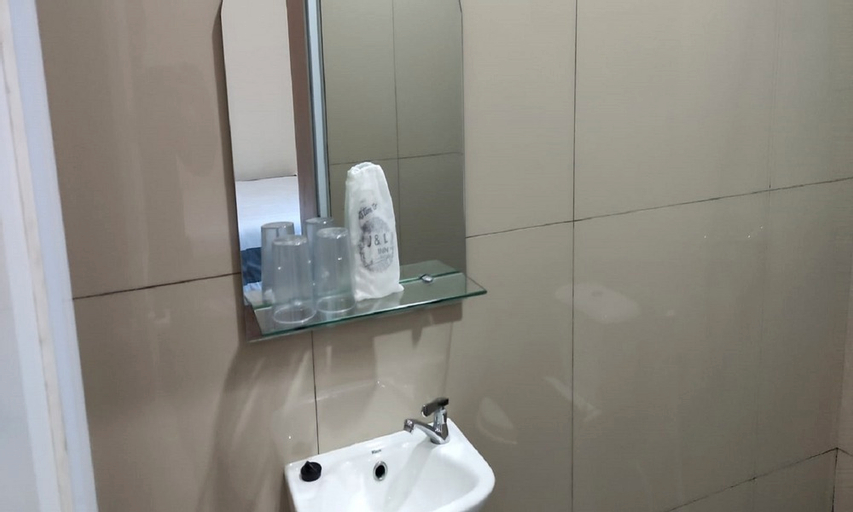 J & L inn Semarang, Semarang