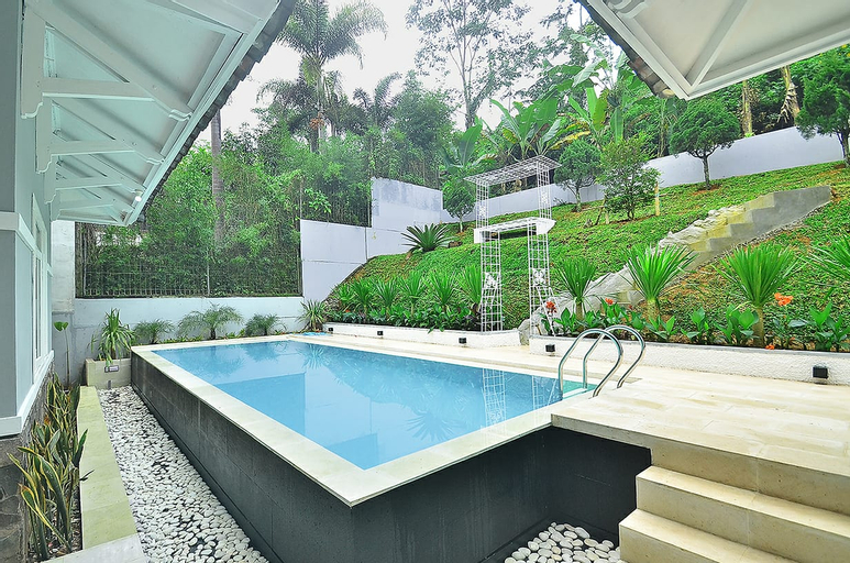 Villa Amethyst Dago Pakar P-12A 5BR with Private Pool (FAMILY ONLY), Bandung