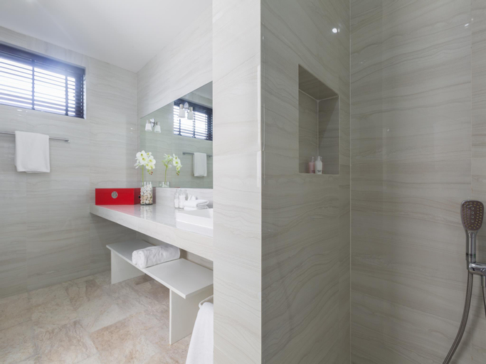 Bathroom 30