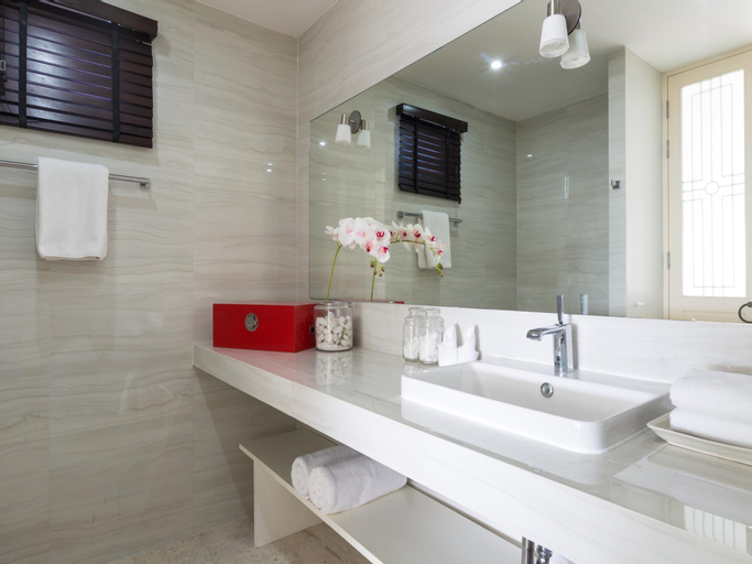Bathroom 22