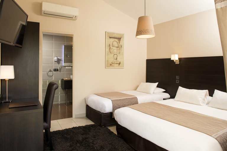 Bedroom 3, Hôtel les Pierres Dorées, Rhône