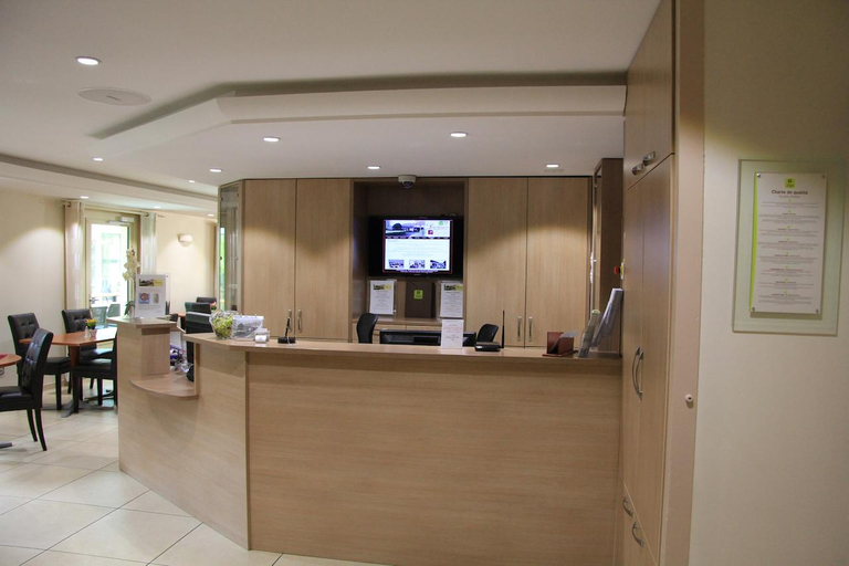Public Area 3, Logis L'Hôtel Restaurant Verrières, Essonne