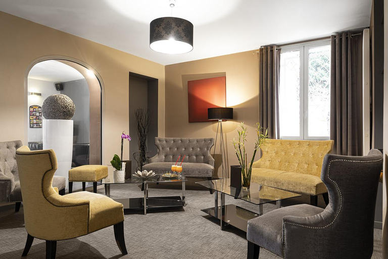 Public Area 2, Hôtel les Pierres Dorées, Rhône