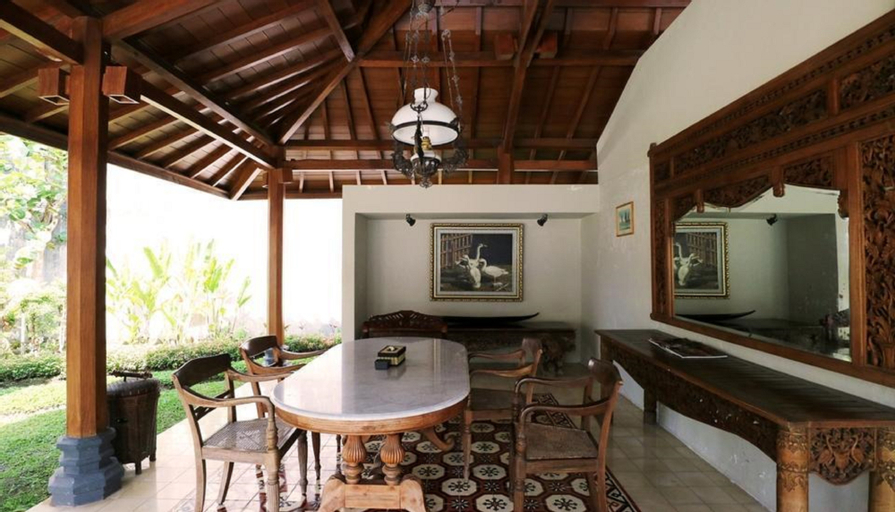 Dining Room 26