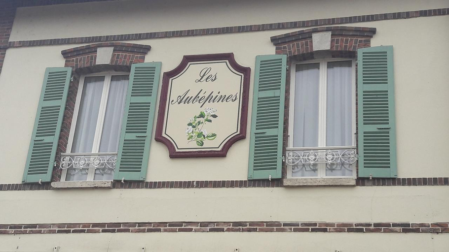 Exterior & Views 2, Logis Hôtel les Aubépines, Eure-et-Loir