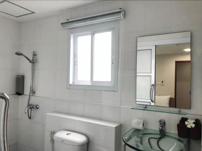 Bathroom 5, Riviera Beach Hotel, Ko Samui