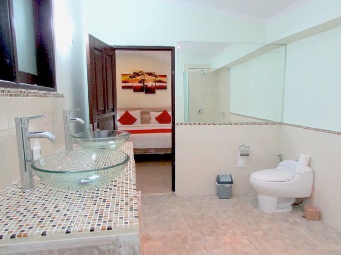 Bathroom 3, Villa Aisha II Seminyak, Badung