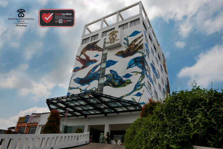 Exterior & Views 9